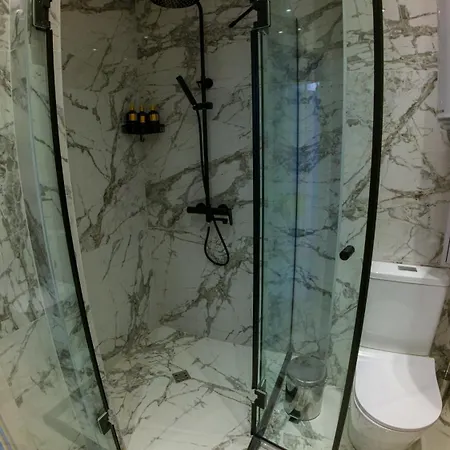 Luxury 1 Bedroom 3rd Floor Apartman *